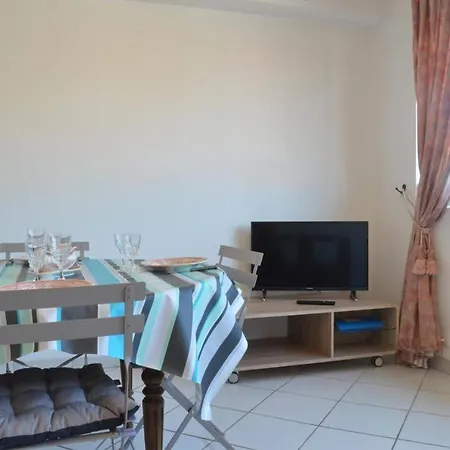 3 Pieces 4 Couchages Sur Bn100-c601 Apartment